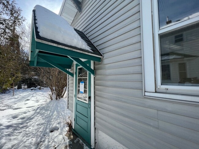 Photo - 909 Forest St