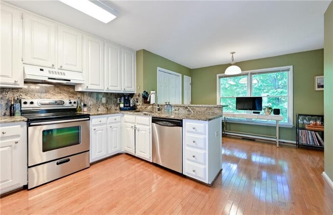8903 Carroll Manor Dr