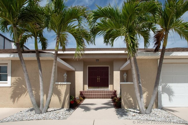 Building Photo - 2504 Hibiscus Dr W