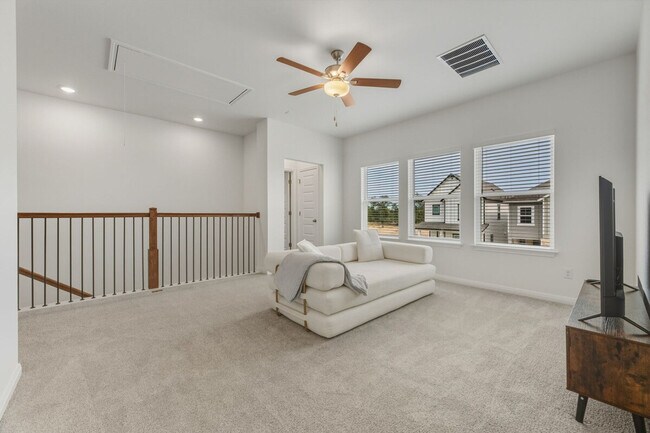 Photo - 2017 Ridge Runner Dr Unidad SI ID1492674P