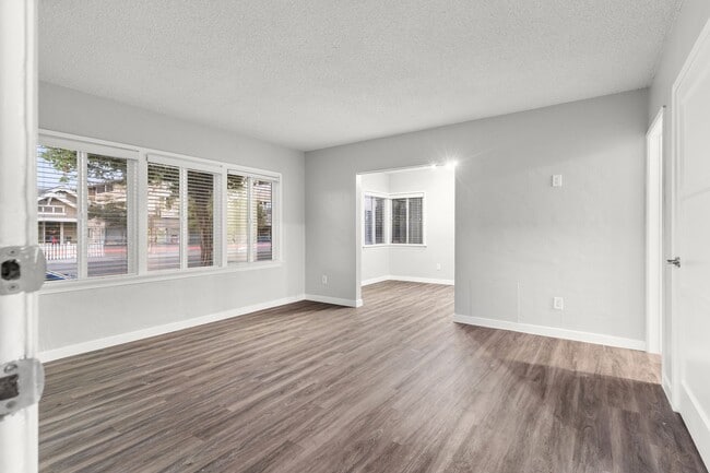 Photo - 1900 E 7th St Unit 01