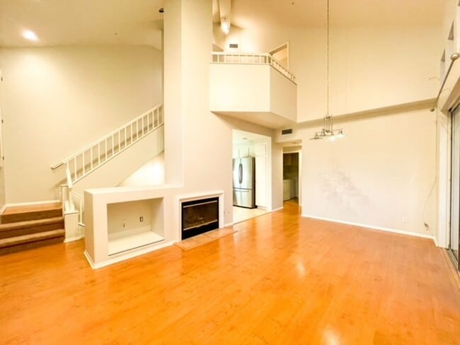 Photo - 2 Bed 2 Bath Condo with Balcony in Tustin Ranch