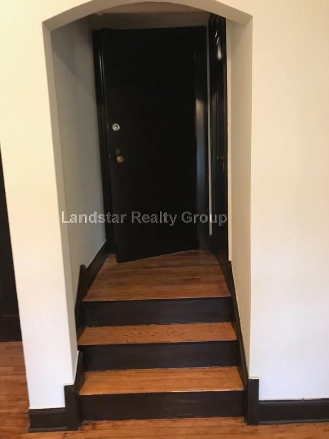 Photo - 5542 W Leland Ave Unit B