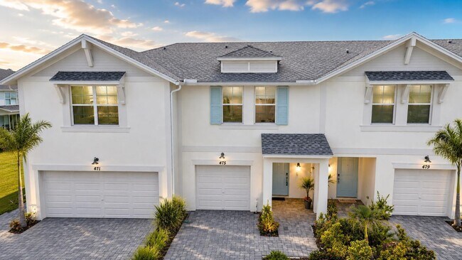 475 Salisbury Cir