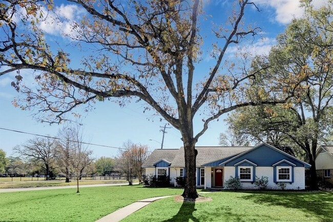 Photo - 10403 Raritan Dr House