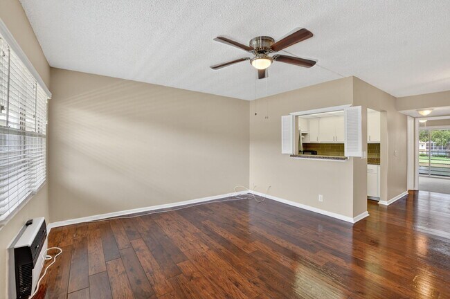 Photo - 105 Dorset C