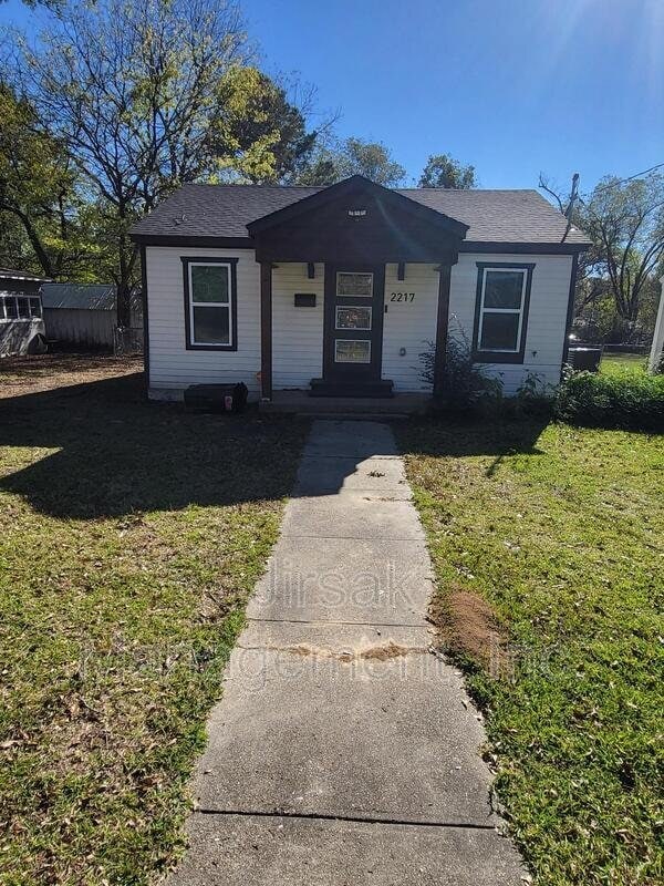 Photo - 2217 W Kaufman St