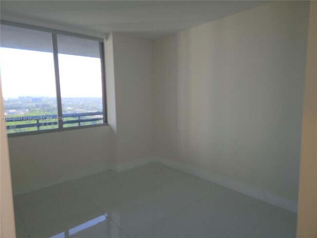 Photo - 16385 Biscayne Blvd Unit 2704