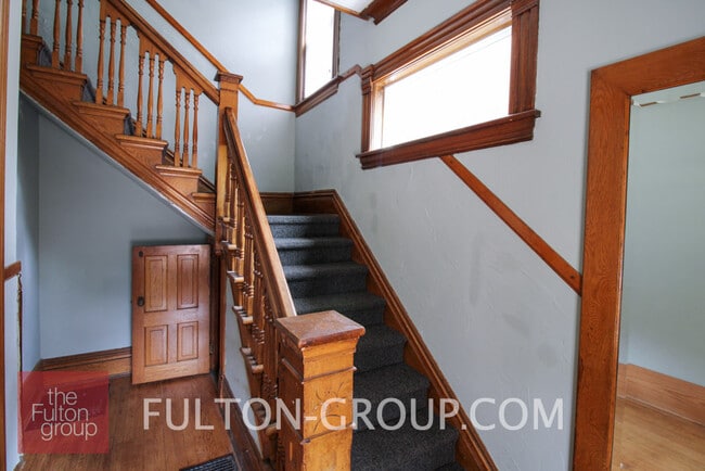 Building Photo - 710 Morris Ave SE Unit 2