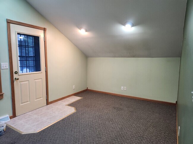 810 7th St Unit upper