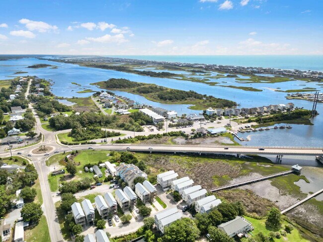 Photo - Coastal Comfort Awaits: Spacious 3-Bed, 3-Bath Townhouse in Surf City!