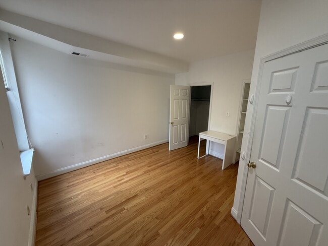 1450 Newton St NW