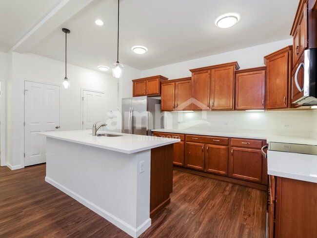 Photo - 4530 Edgewater Blvd NE