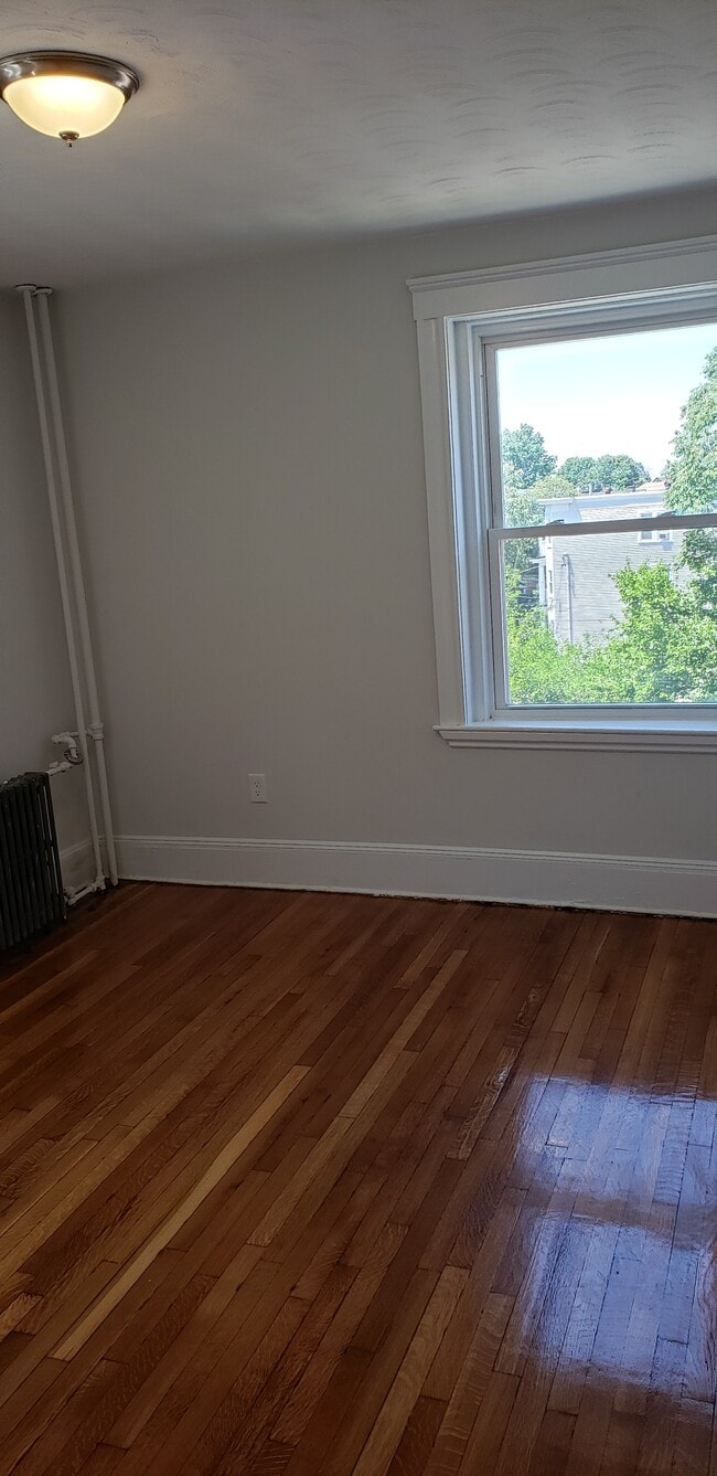 Photo - 1669 Commonwealth Ave