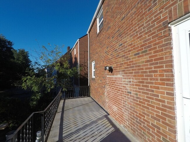 Photo - 1744 Pioneer Ave