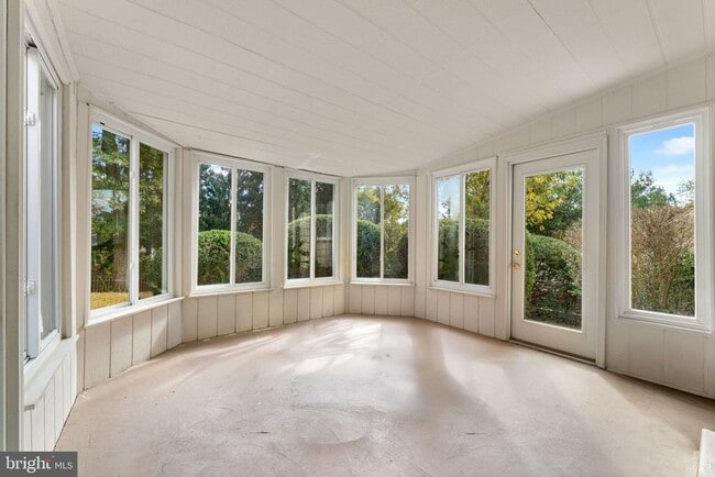 Photo - 9 Snug Hill Ct