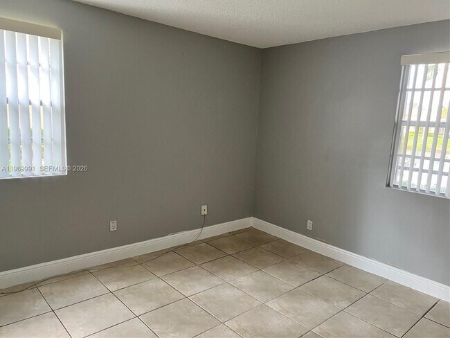 Photo - 1261 SW 46th Ave Unidad 2003