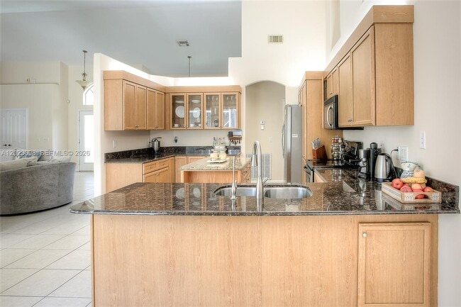 Photo - 1687 SW Import Dr
