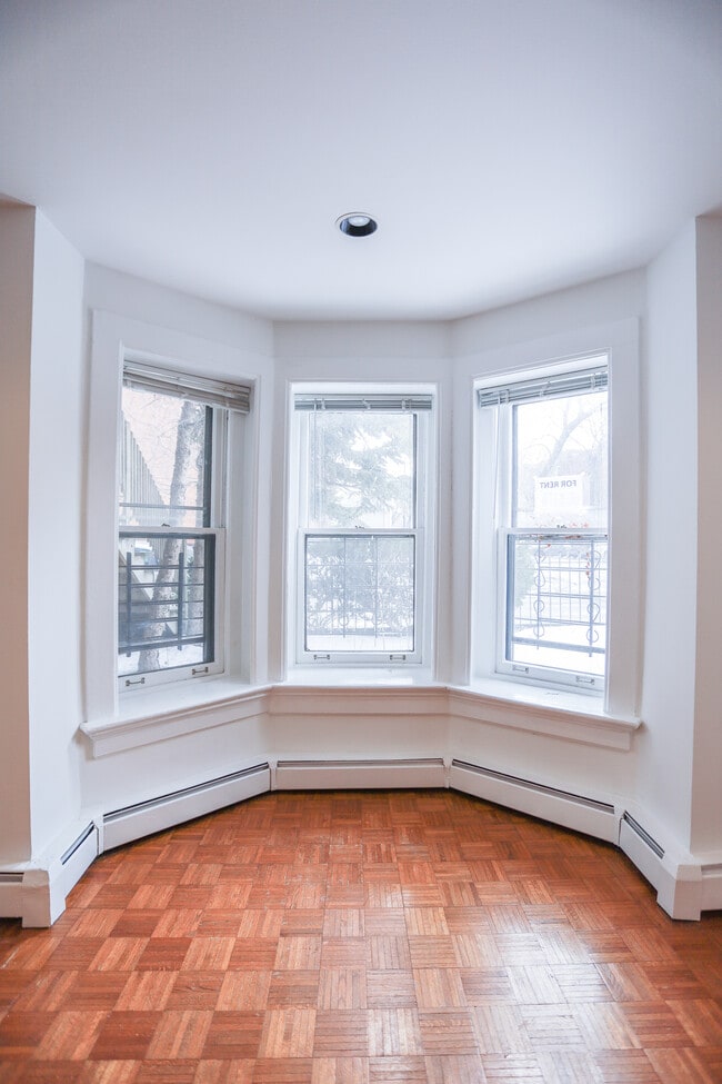 Photo - 172 W Menomonee St Unit #G