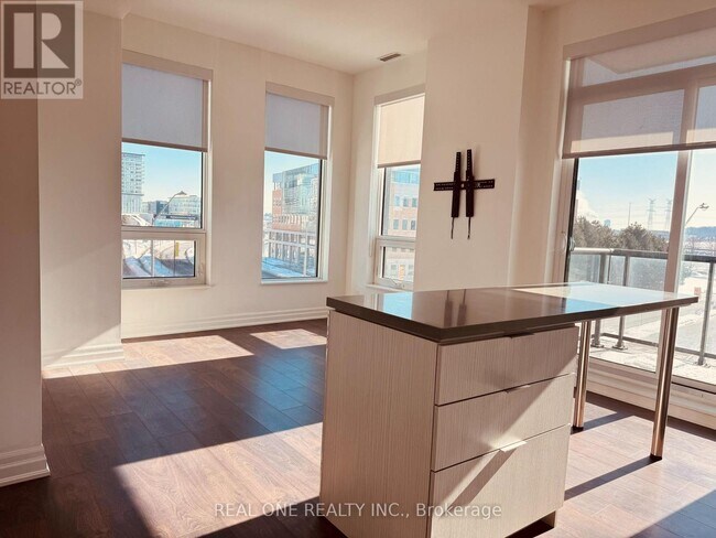 Photo - 8 Rouge Valley Dr W Unit 402B