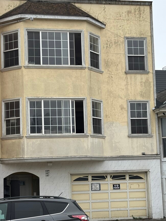 Building Photo - 187 Broad St Rental