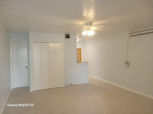 Photo - Martha Drive Triplex (3) Unit 1135