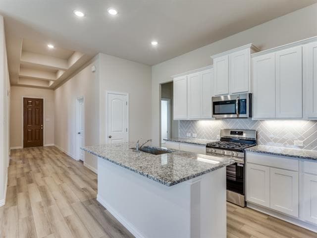 Photo - 529 Brozgold Ave