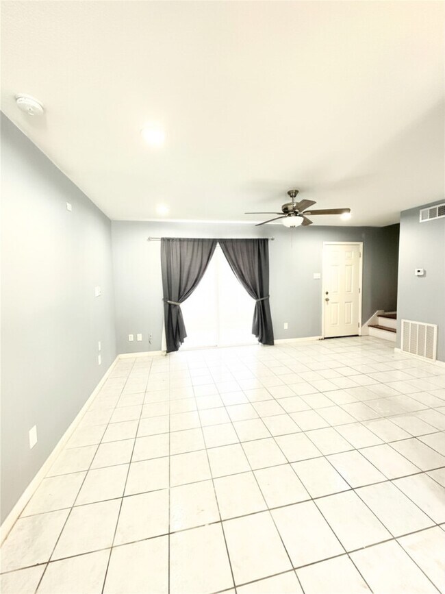 Building Photo - 8332 La Roche Ln