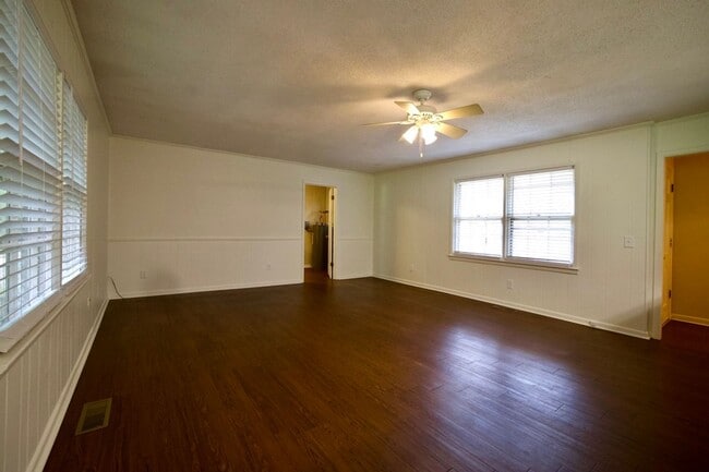 Photo - 1030 Cumberland Dr