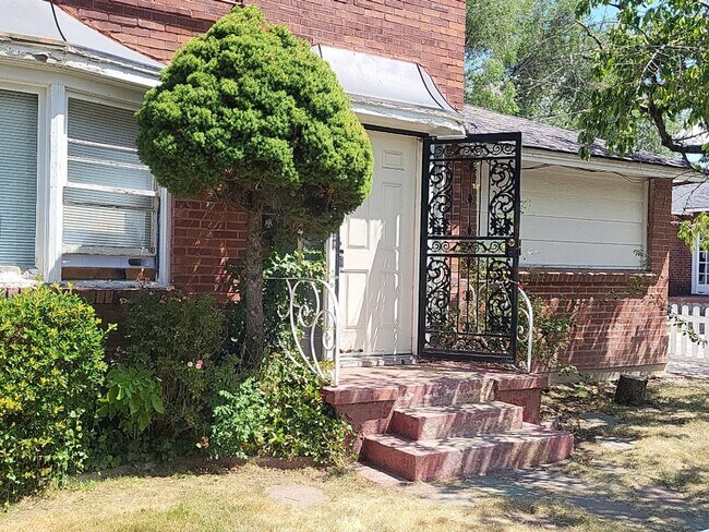 Building Photo - 720 Gordon Ave Unit 722 Gordon Avenue Rental