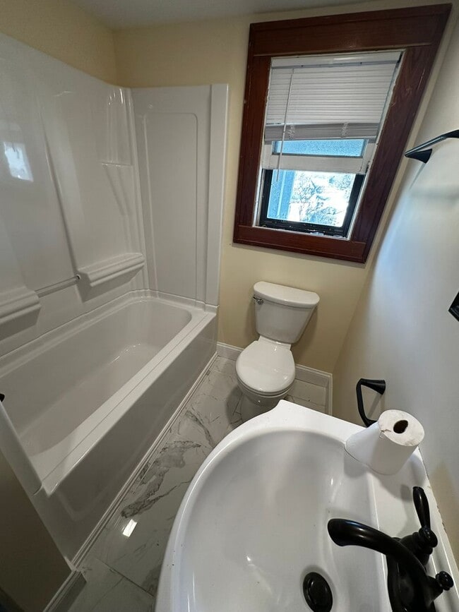 Photo - 44 Drew St Unit APT 2