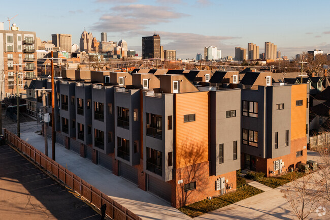 Building Photo - 2037 11th St Unit 9 Rental