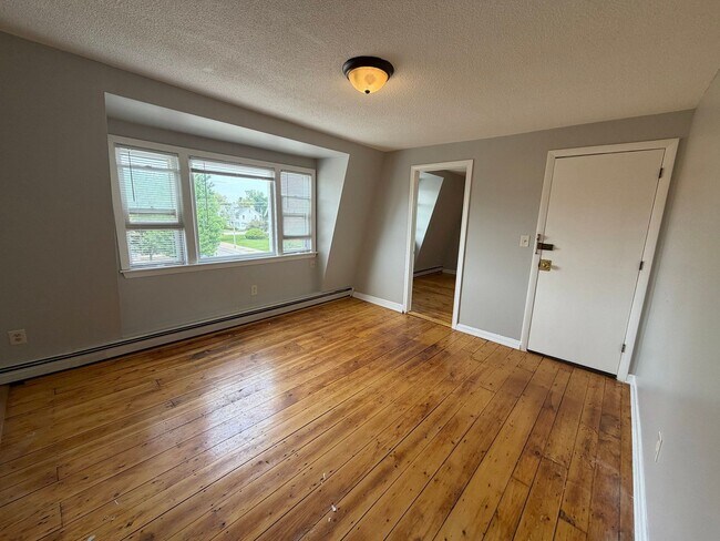 Photo - 682 Beech St Unit 5