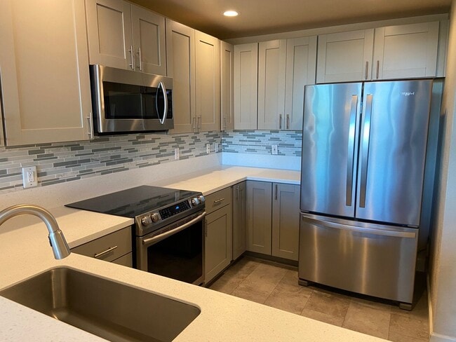 Photo - Beautiful Columbia Shores Condo Near Downtown Vancouver on the Columbia River