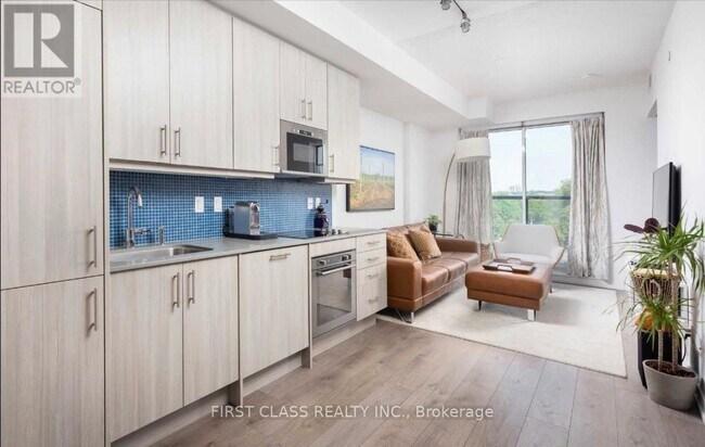 Photo - 297 College St Unit 623