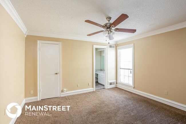 Photo - 6994 Oakland Chase