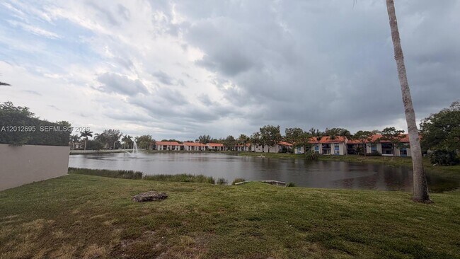 Photo - 1760 Windorah Way Unit H