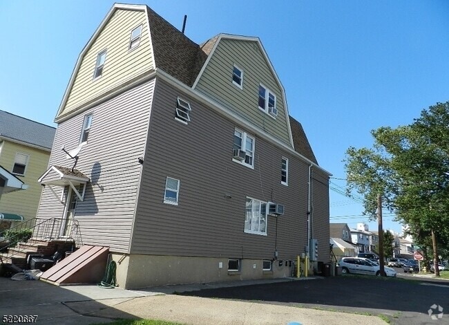 Building Photo - 216 Silver Ave Rental