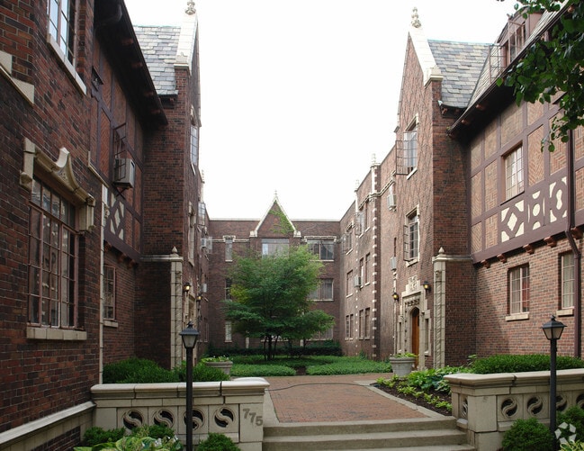 Broadway Apartments