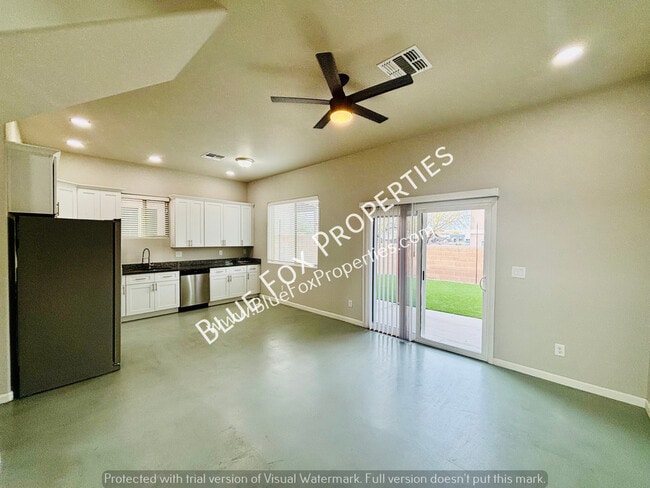 Photo - 149 E Stone Ct