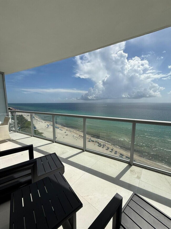 Building Photo - 17121 Collins Ave Unit 1702 Rental