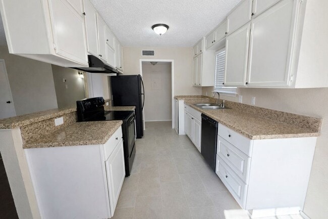Photo - 620 Race St Unit D