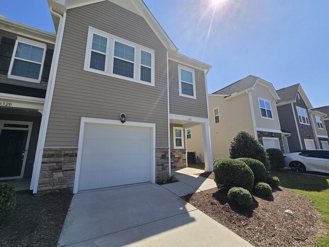 6318 Arpeggio Pl
