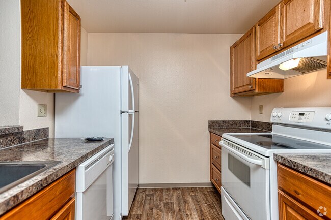 1BR, 1BA - 631 SF