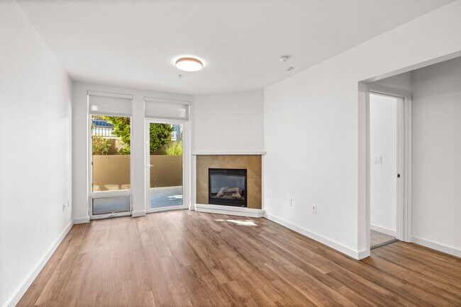 Large Living Room at 128 on State Apartments in Kirkland, WA 98033