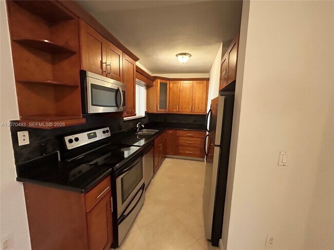 Photo - 2880 Pine Tree Dr Unidad 3