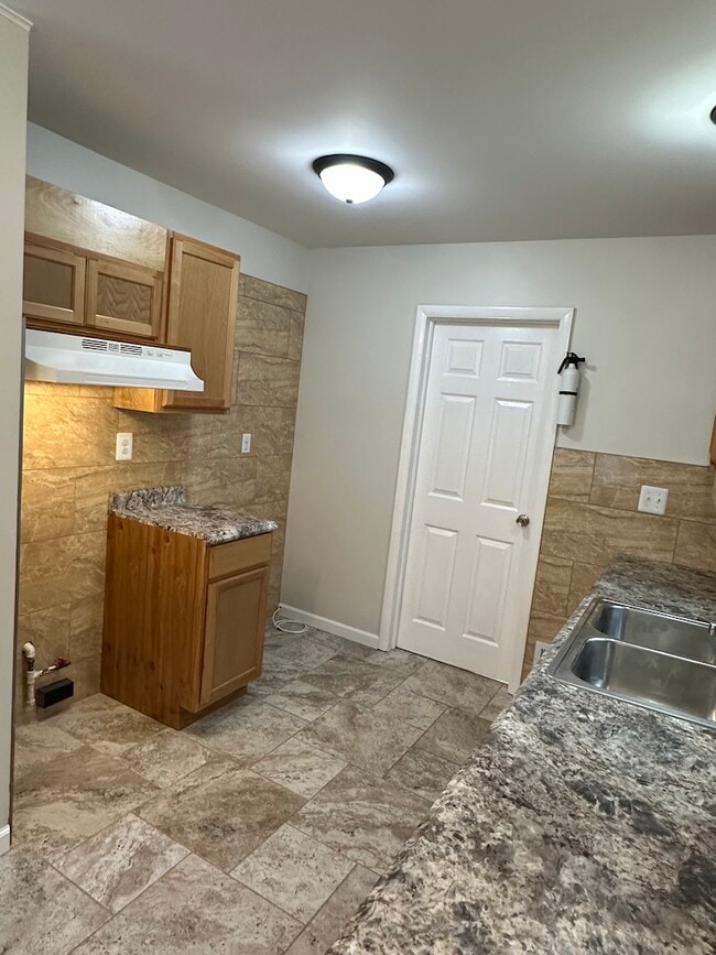 Photo - 23085 Columbus Ave