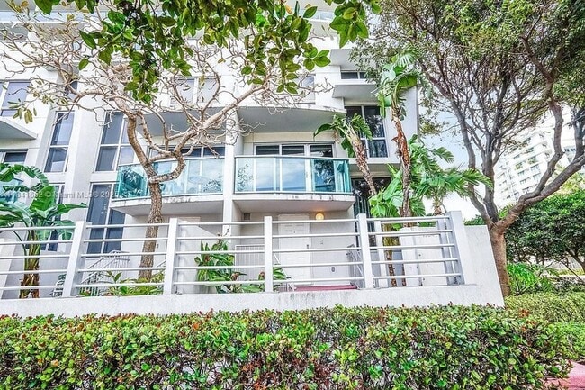 Building Photo - 1500 Bay Rd Unit T-1432 Rental