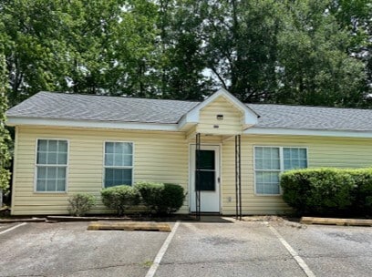 Building Photo - 208 Sunnyside Dr Unit 208
