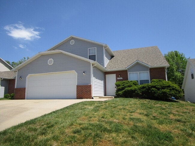 Building Photo - 5004-5006-5006 Betty Jean Way Unit 5006 Betty Jean Way